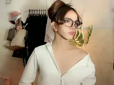Leijona Milker online show from 19, 6, 2026