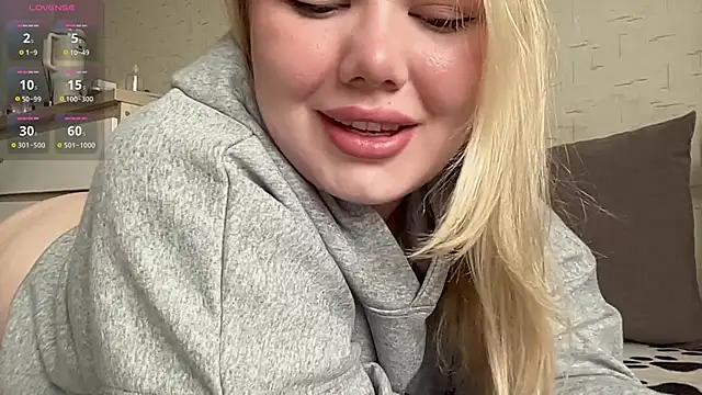 Snapshot of cutiejuliee chatting on 6, 7, 2026 cutiejuliee online show from 6, 7, 2026