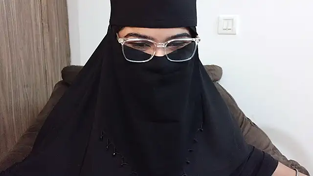 Snapshot of karandeep_kaur_isback chatting on 27, 3, 2026 karandeep kaur isback online show from 27, 3, 2026