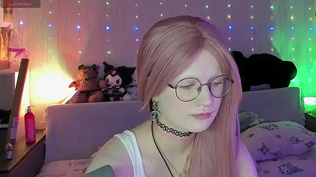 Snapshot of JulietFisher chatting on 6, 6, 2026 JulietFisher online show from 6, 6, 2026