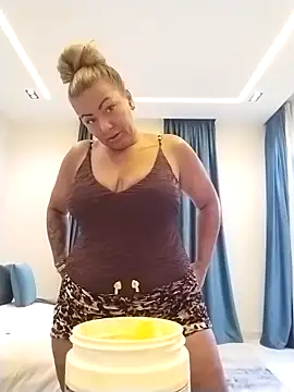 Snapshot of Exotic_ParisX chatting on 8, 4, 2026 Exotic ParisX online show from 8, 4, 2026