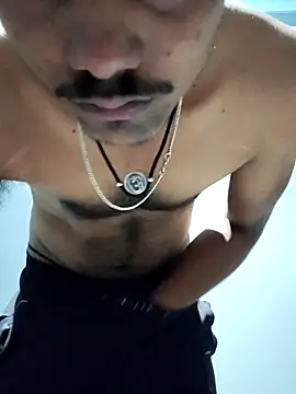 Snapshot of luck00y chatting on 7, 4, 2026 luck00y online show from 7, 4, 2026