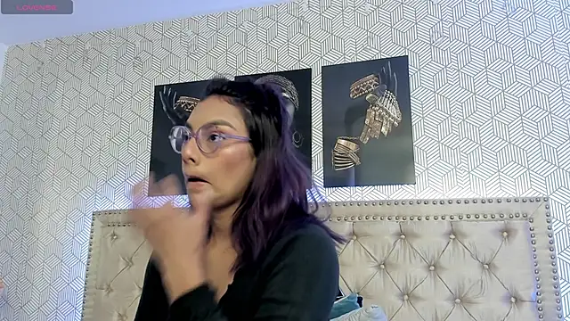 Snapshot of ValeAlvarez_ chatting on 27, 3, 2026 ValeAlvarez online show from 27, 3, 2026