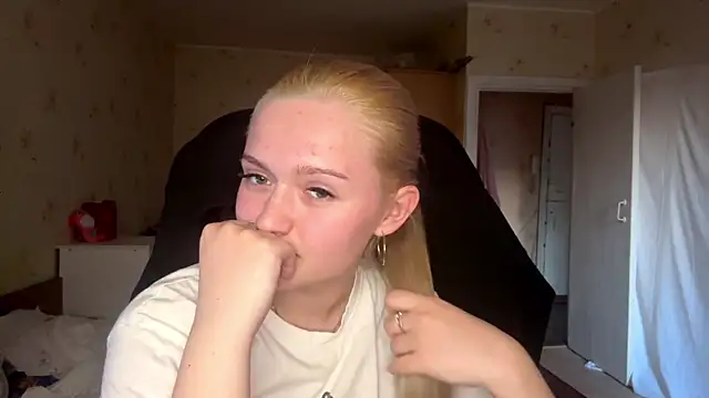 Sophia Blonde online show from 31, 3, 2026