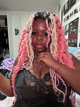 Snapshot of Nyla_xox chatting on 4, 4, 2026 Nyla xox online show from 4, 4, 2026