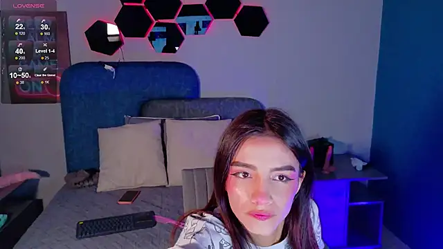 Charlott  18 online show from 13, 5, 2026