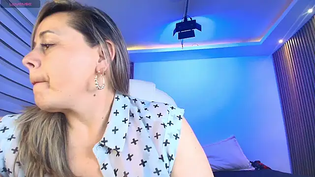 Snapshot of Cinthya_roberts chatting on 17, 4, 2026 Cinthya roberts online show from 17, 4, 2026