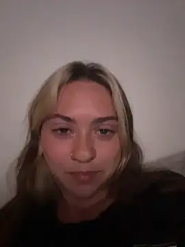 peachesncreamyy online show from 20, 7, 2026