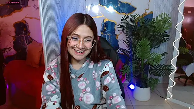 Snapshot of Tiiana_tay chatting on 3, 5, 2026 Tiiana tay online show from 3, 5, 2026