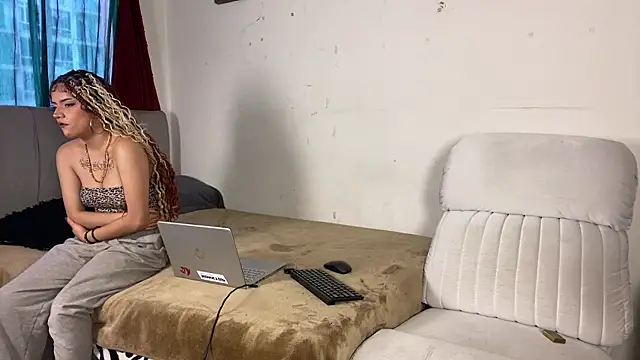 Snapshot of perceo_and_saddie chatting on 24, 5, 2026 perceo and saddie online show from 24, 5, 2026