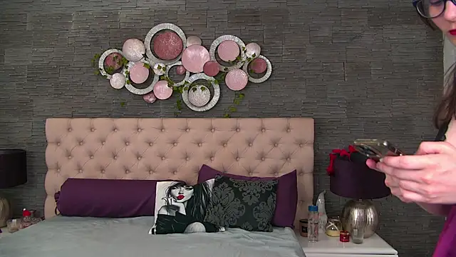 Arya Joy online show from 24, 4, 2026