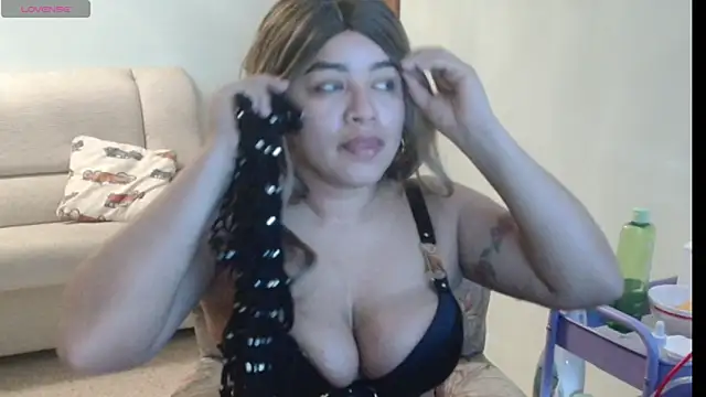 Snapshot of aquamarine_hot chatting on 17, 5, 2026 aquamarine hot online show from 17, 5, 2026