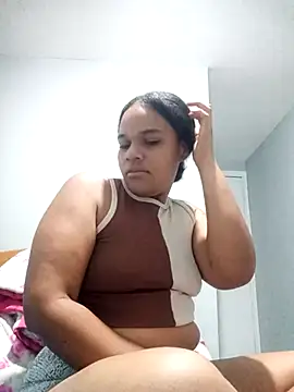 Snapshot of sexybronwgirl chatting on 2, 4, 2026 sexybronwgirl online show from 2, 4, 2026