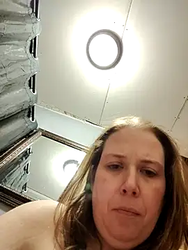 023thickandjuicy07 online show from 12, 4, 2026