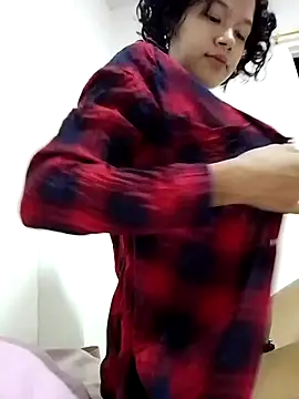 Yi Uzi online show from 27, 6, 2026