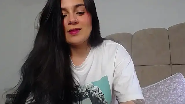 Snapshot of SofiaBanks_ chatting on 13, 4, 2026 SofiaBanks online show from 13, 4, 2026