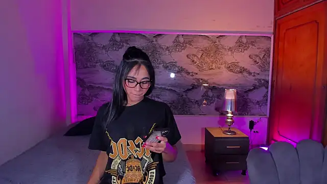 Snapshot of Miss_KhalifaDoll chatting on 15, 4, 2026 Miss KhalifaDoll online show from 15, 4, 2026