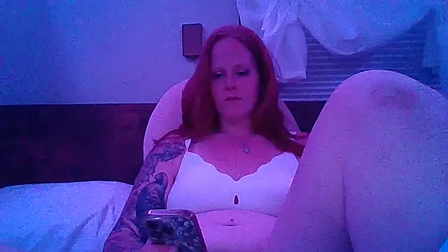 Snapshot of RedVelvetVixen chatting on 24, 5, 2026 RedVelvetVixen online show from 24, 5, 2026