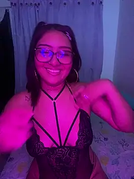 Snapshot of bellakaterin chatting on 27, 3, 2026 bellakaterin online show from 27, 3, 2026