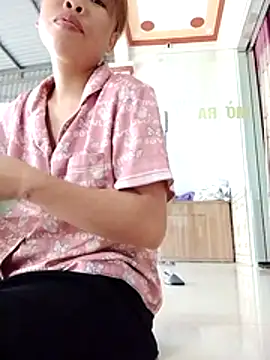 Snapshot of tinyk6 chatting on 9, 4, 2026 tinyk6 online show from 9, 4, 2026