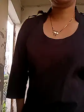 Snapshot of Raanieoy012 chatting on 1, 4, 2026 Raanieoy012 online show from 1, 4, 2026