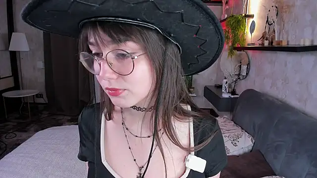 LaelIvie online show from 24, 4, 2026