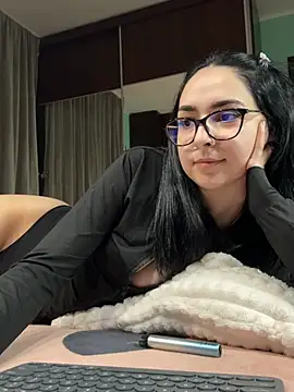 TheaMerve online show from 28, 3, 2026