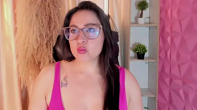 Snapshot of hannabackerr chatting on 22, 4, 2026 hannabackerr online show from 22, 4, 2026