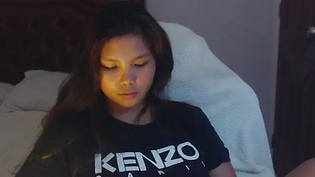 Snapshot of sweet_21_1 chatting on 1, 4, 2026 sweet 21 1 online show from 1, 4, 2026
