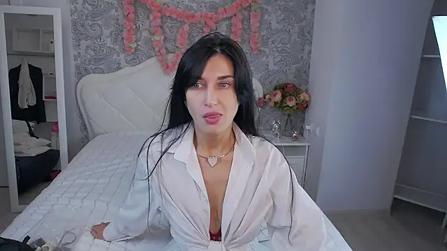 Snapshot of AriannaCruise chatting on 5, 4, 2026 AriannaCruise online show from 5, 4, 2026