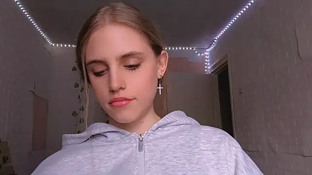 Snapshot of EveCoutch chatting on 30, 3, 2026 EveCoutch online show from 30, 3, 2026