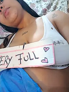 Snapshot of Whore_Messy1 chatting on 1, 4, 2026 Whore Messy1 online show from 1, 4, 2026