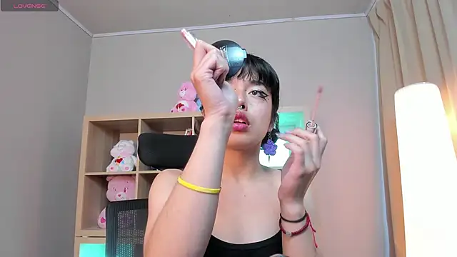Snapshot of Saphyralux chatting on 30, 5, 2026 Saphyralux online show from 30, 5, 2026