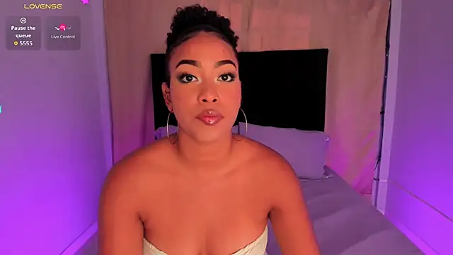 Snapshot of Emy_sweet07 chatting on 30, 6, 2026 Emy sweet07 online show from 30, 6, 2026