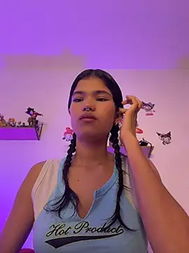 Emycarver09  online show from 7, 5, 2026