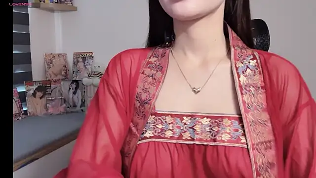 Reina Sweet online show from 6, 5, 2026