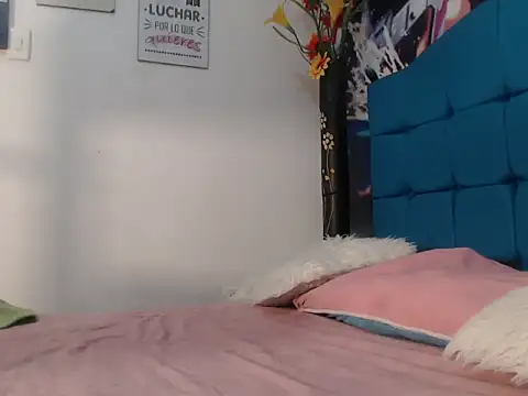 Snapshot of Nathaly_Sam chatting on 17, 4, 2026 Nathaly Sam online show from 17, 4, 2026