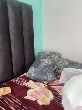 Saucy peachy online show from 6, 4, 2026