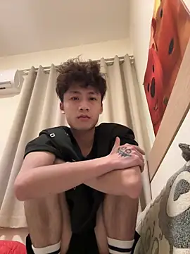 sexyboy-3525 online show from 10, 4, 2026