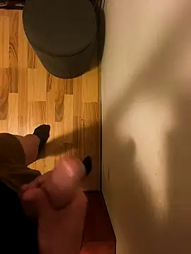 Snapshot of MassiveMask chatting on 6, 5, 2026 MassiveMask online show from 6, 5, 2026