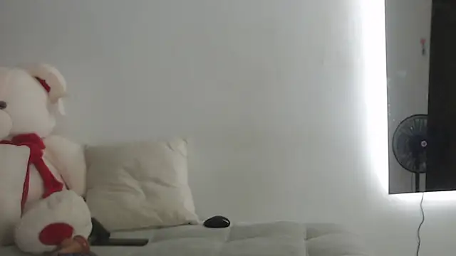 Snapshot of MissDolluxe chatting on 24, 7, 2026 MissDolluxe online show from 24, 7, 2026