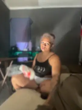 SHY QUINN online show from 31, 5, 2026