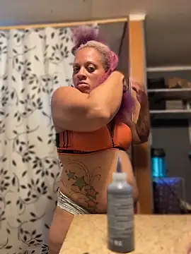 SHY QUINN online show from 4, 6, 2026