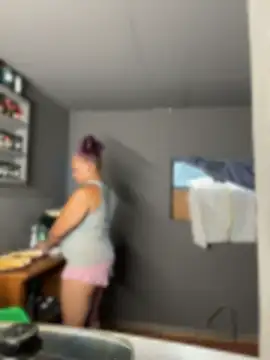 SHY QUINN online show from 18, 6, 2026
