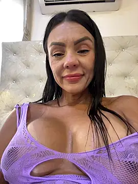 Snapshot of SofiParma chatting on 7, 4, 2026 SofiParma online show from 7, 4, 2026