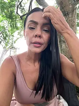 Snapshot of SofiParma chatting on 17, 4, 2026 SofiParma online show from 17, 4, 2026