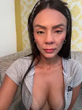 Snapshot of SofiParma chatting on 23, 4, 2026 SofiParma online show from 23, 4, 2026