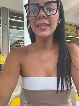 Snapshot of SofiParma chatting on 17, 5, 2026 SofiParma online show from 17, 5, 2026