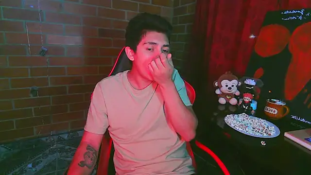 Snapshot of ethann2_ chatting on 2, 4, 2026 ethann2 online show from 2, 4, 2026