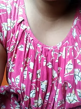 Snapshot of itz-liliroy chatting on 4, 4, 2026 itz-liliroy online show from 4, 4, 2026